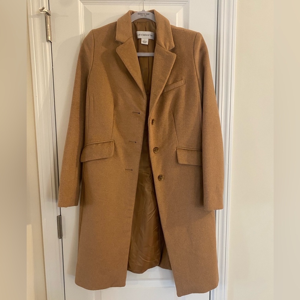 LIZ Claiborne wool winter coat. New with out tags . tan/brown.   size small